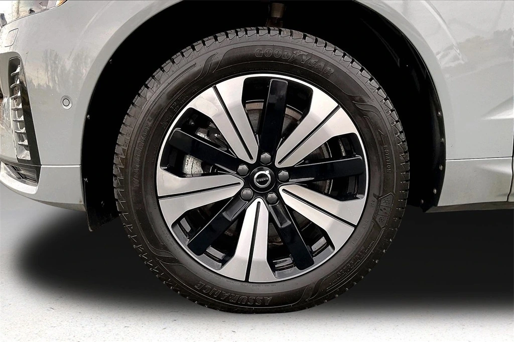 2024 Volvo - image 34