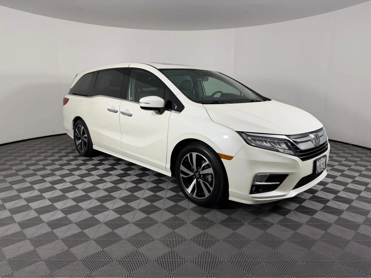 2019 Honda Odyssey Elite's photo