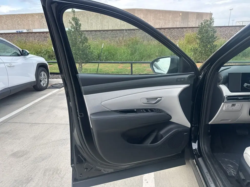 2026 Hyundai Tucson Limited photo 19