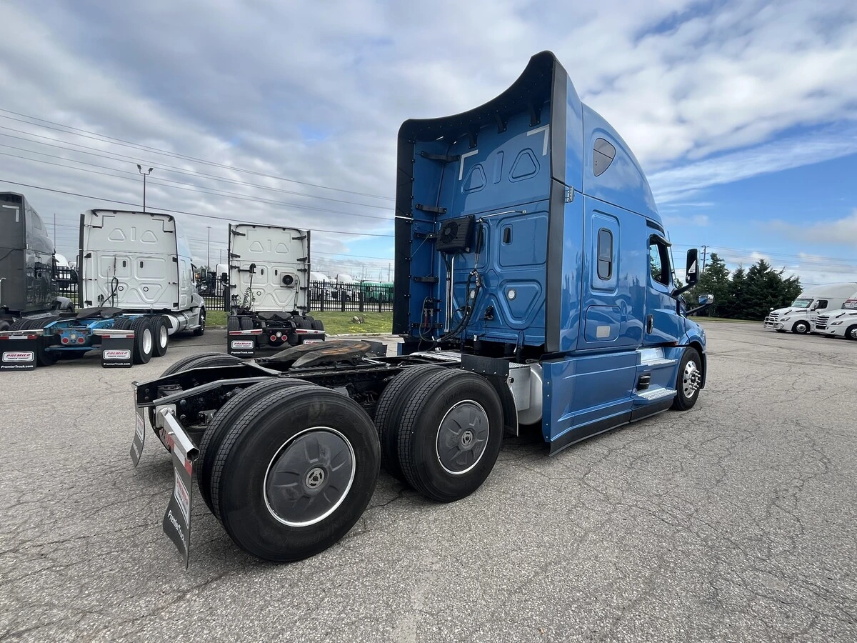 2026 Freightliner Cascadia — photo 7