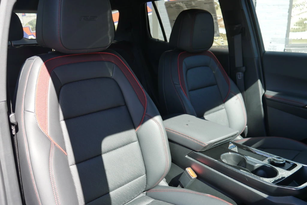 2027 Chevrolet Equinox RS - Photo 12