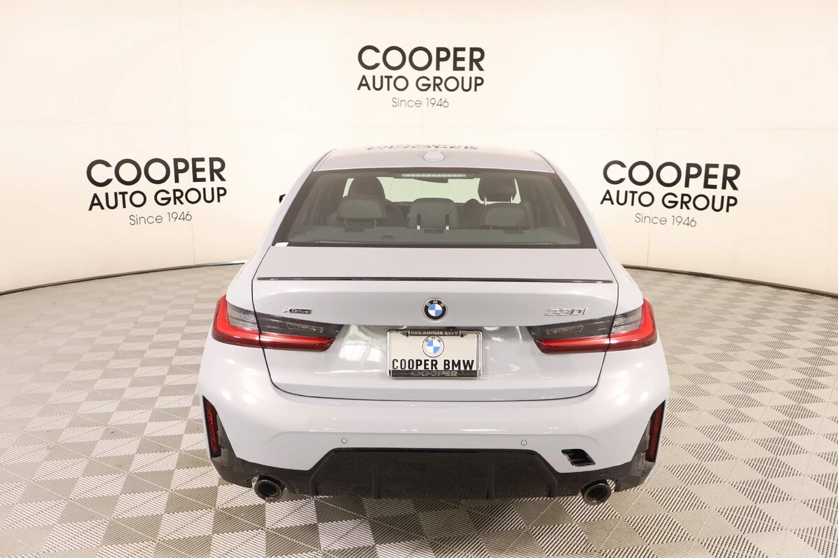 2026 BMW 3 Series 330i - Photo 22