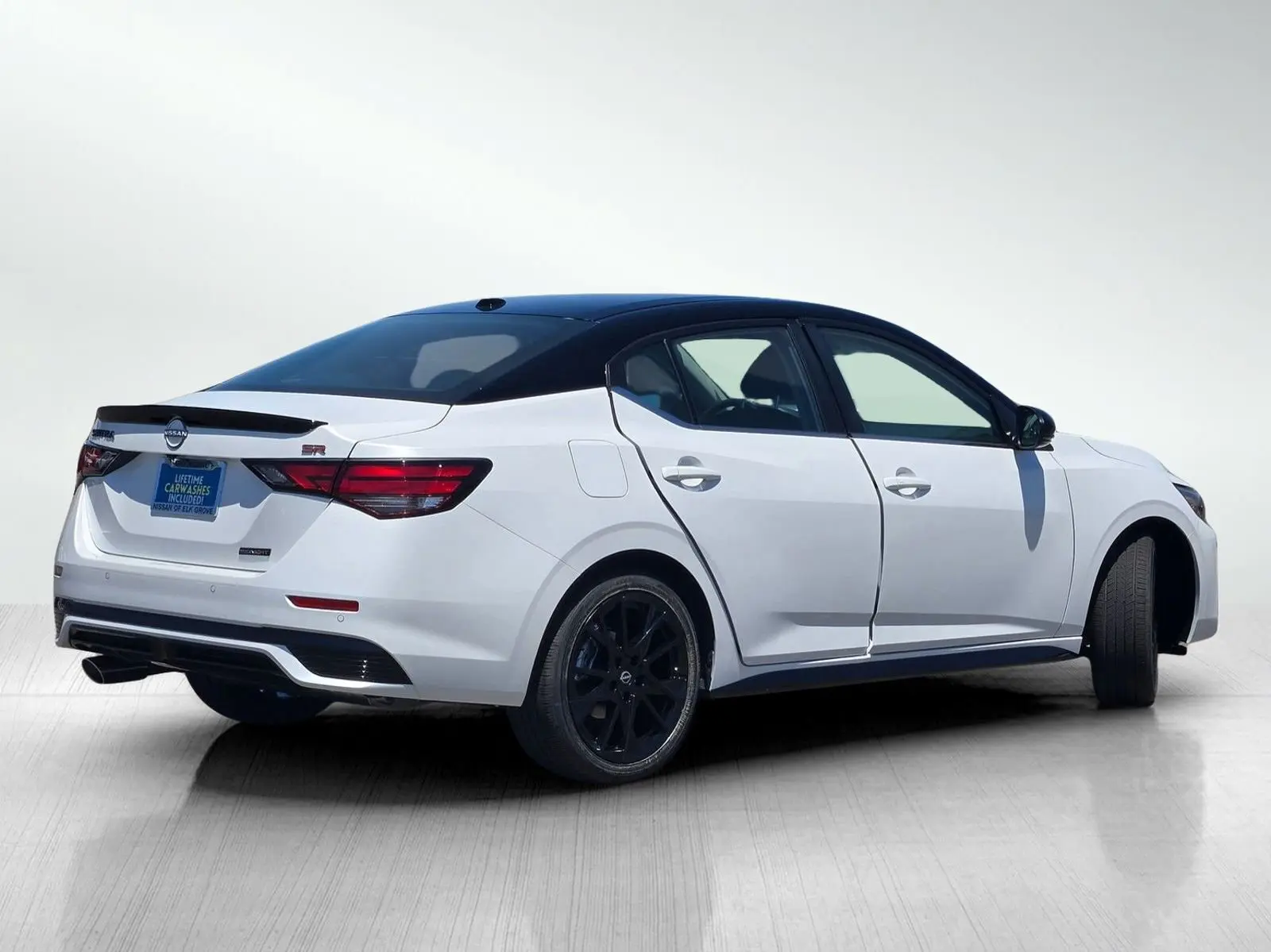 2025 Nissan Sentra SR photo 4