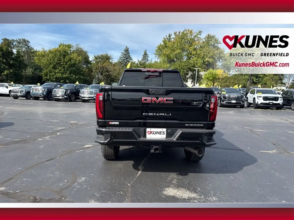 2025 Gmc Sierra 2500 HD Denali photo 3