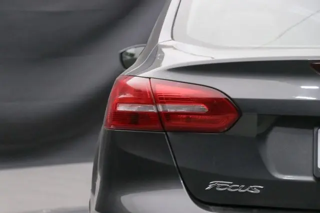 2018 Ford Focus SE photo 10