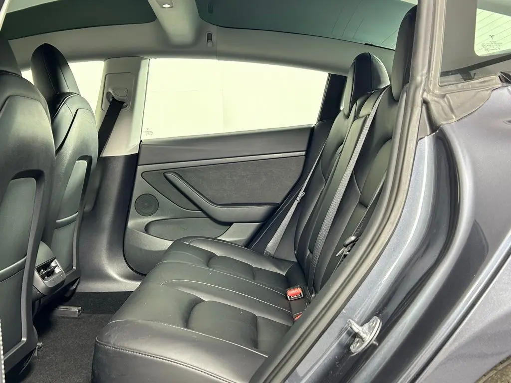 2022 Tesla Model 3 Long Range photo 14