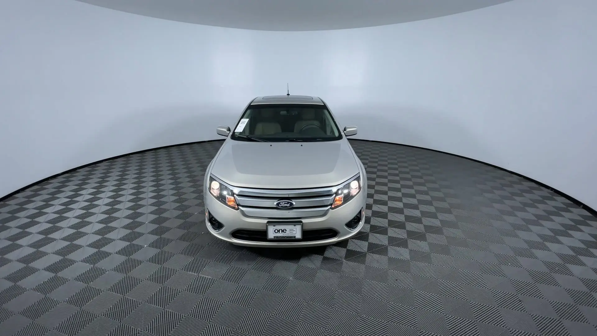 2010 Ford Fusion SEL photo 2