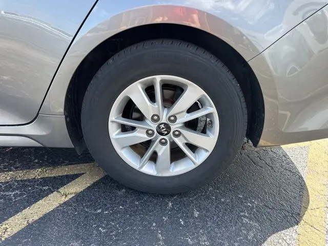 2018 Kia Optima LX photo 13