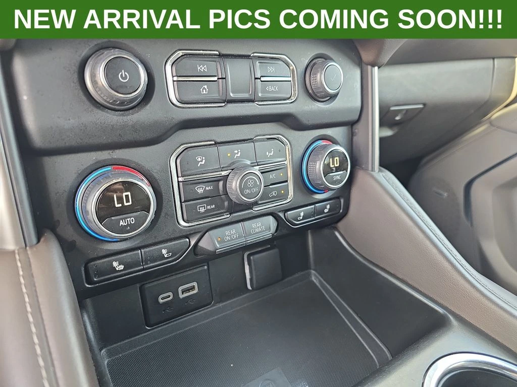 2024 Chevrolet Suburban LT - Photo 25