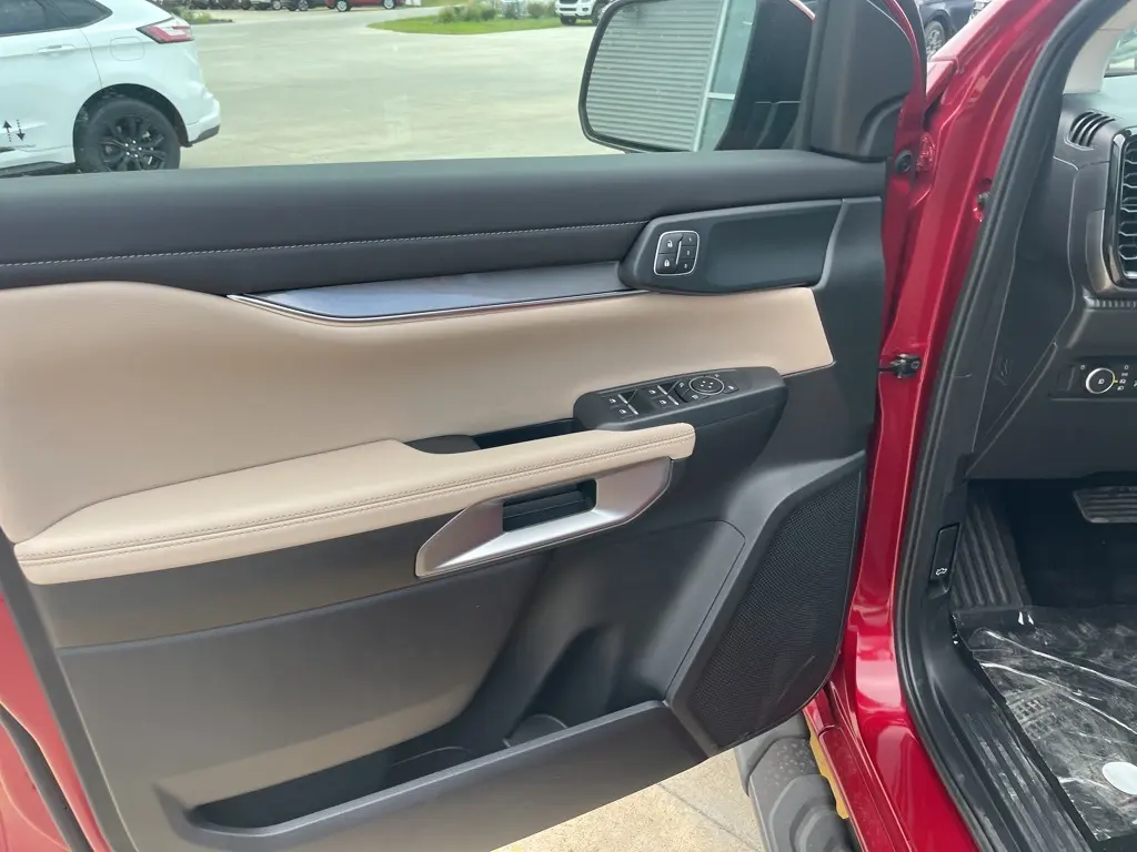 2025 Ford Ranger Lariat photo 11