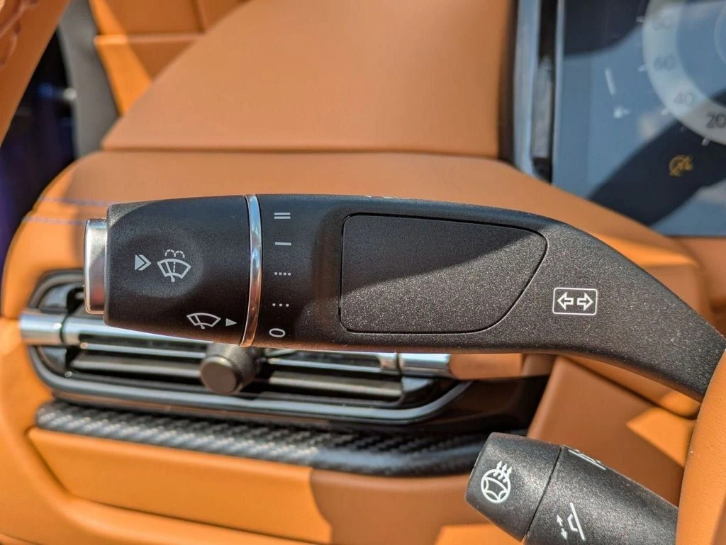 2025 Aston Martin DB12 Base - Photo 22