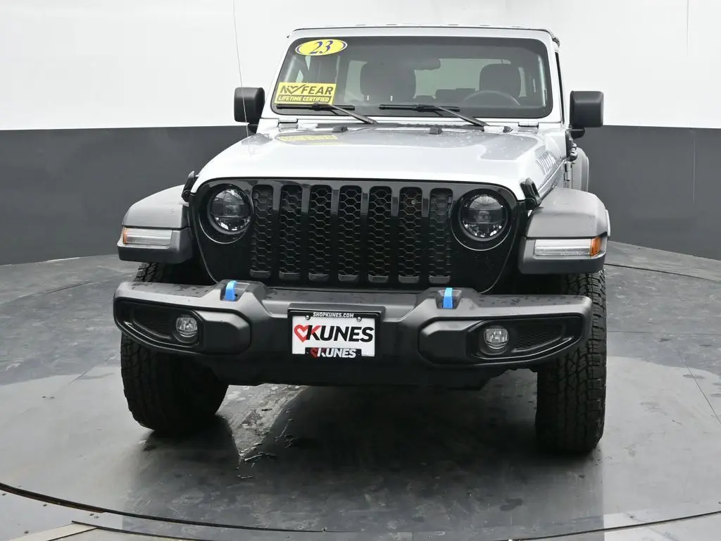 2023 Jeep Wrangler Base 4xe photo 2