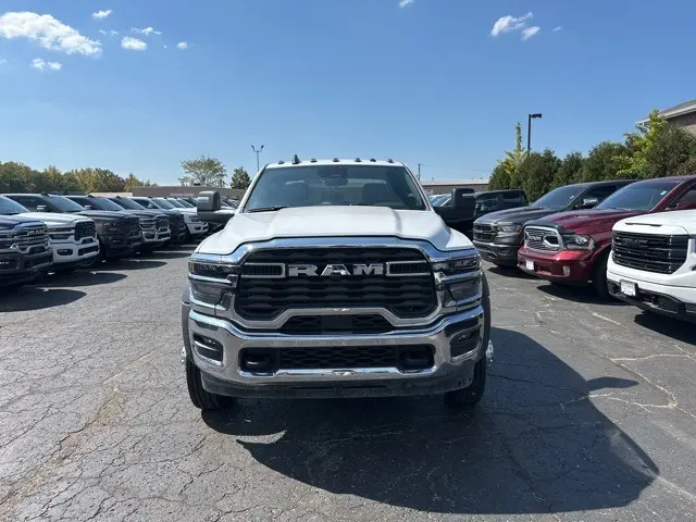 2025 Ram 5500 photo 3