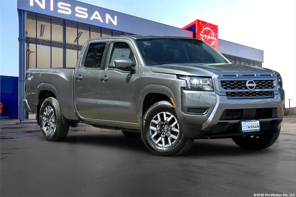 2026 Nissan Frontier SV photo 2