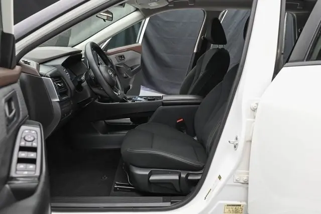 2023 Nissan Rogue S photo 24