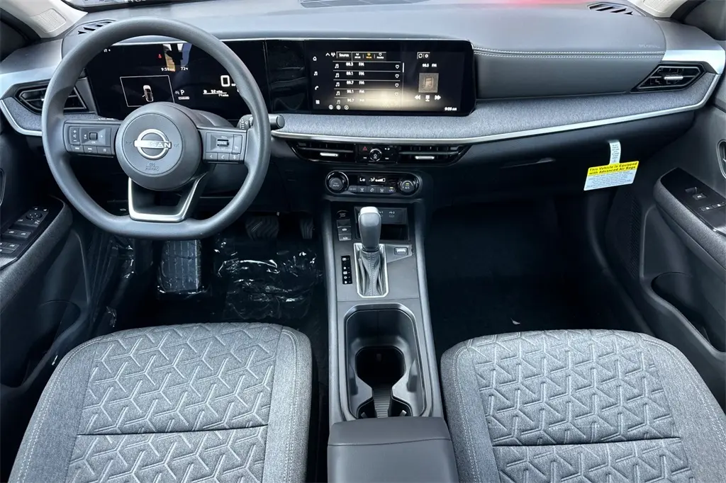 2026 Nissan Kicks SV photo 9