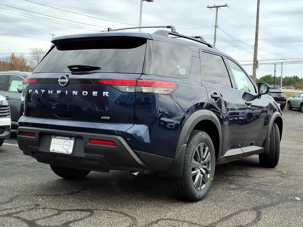 2025 Nissan Pathfinder SV photo 4