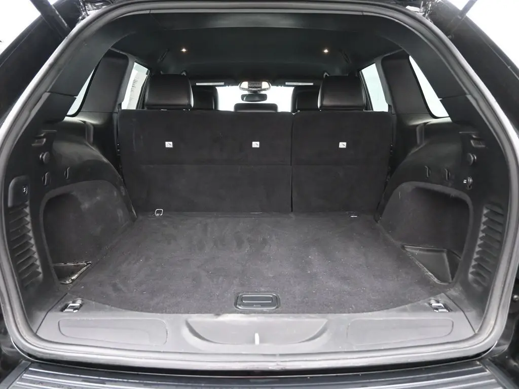 2019 Jeep Grand Cherokee Altitude photo 24