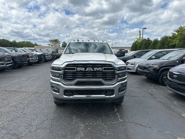 2025 Ram 2500 Tradesman photo 3
