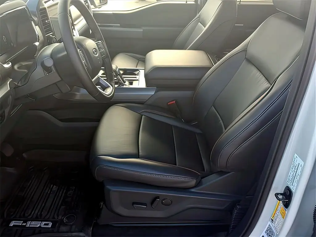 2025 Ford F-150 Lariat photo 18