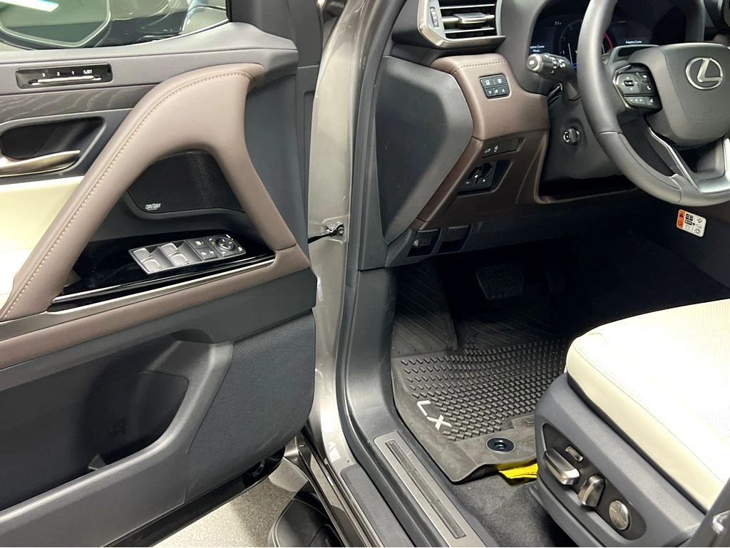 2026 Lexus LX 600 Luxury - Photo 8