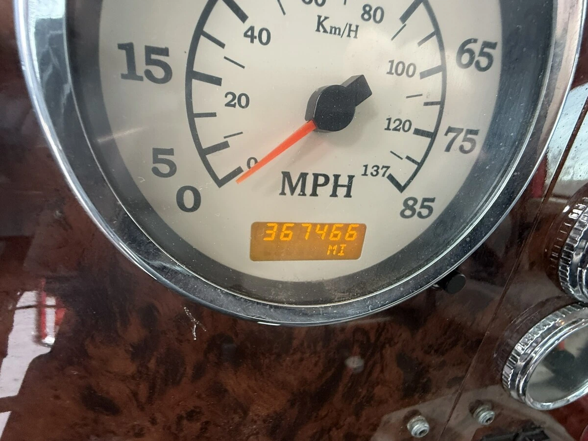 2016 International - image 20