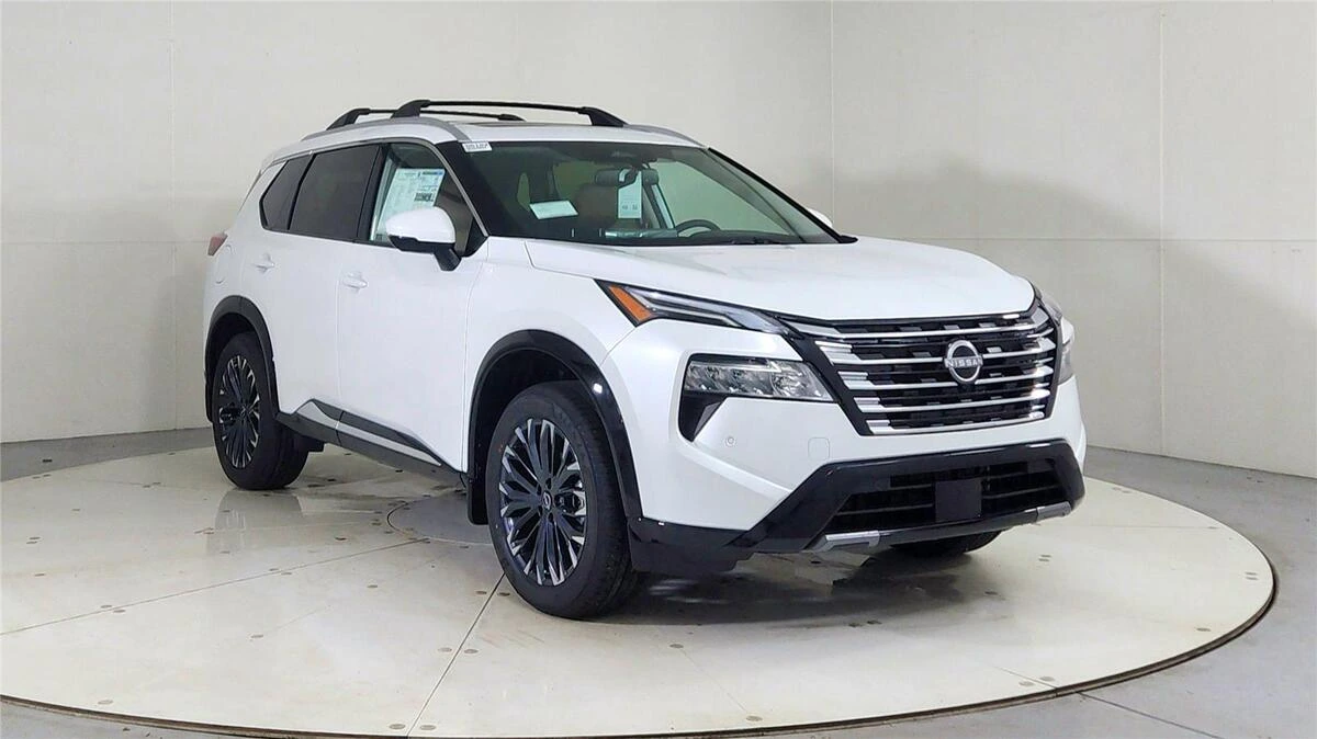 2026 Nissan Rogue Platinum's photo