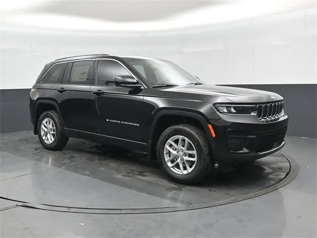 2025 Jeep Grand Cherokee Laredo's photo