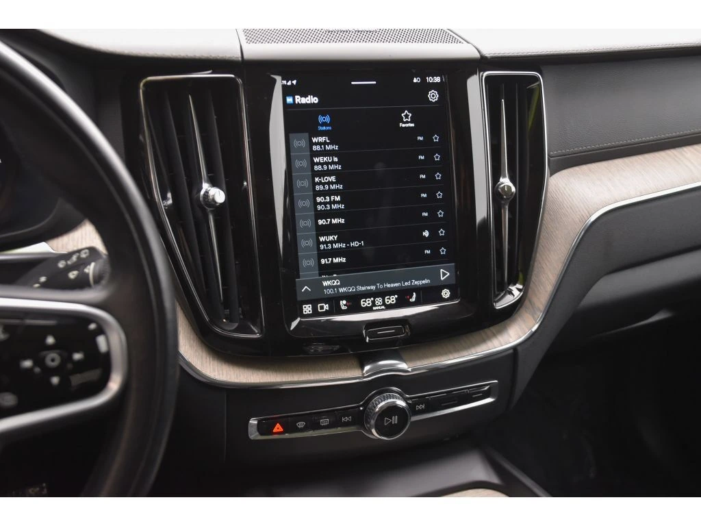 2022 Volvo - image 19