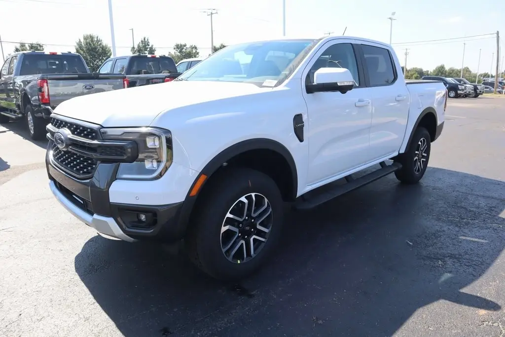 2025 Ford Ranger Lariat photo 2