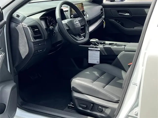 2026 Nissan Rogue SV photo 9