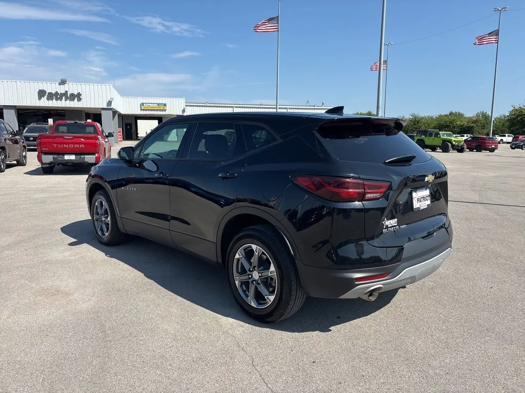2023 Chevrolet Blazer 2LT photo 3