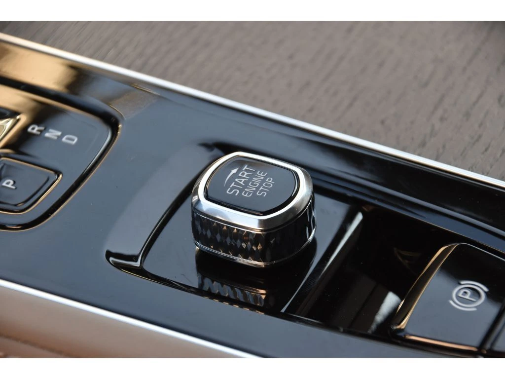 2026 Volvo - image 37