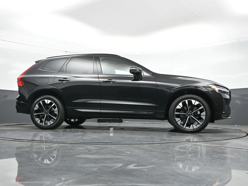 2026 Volvo XC60 Plus - Photo 41