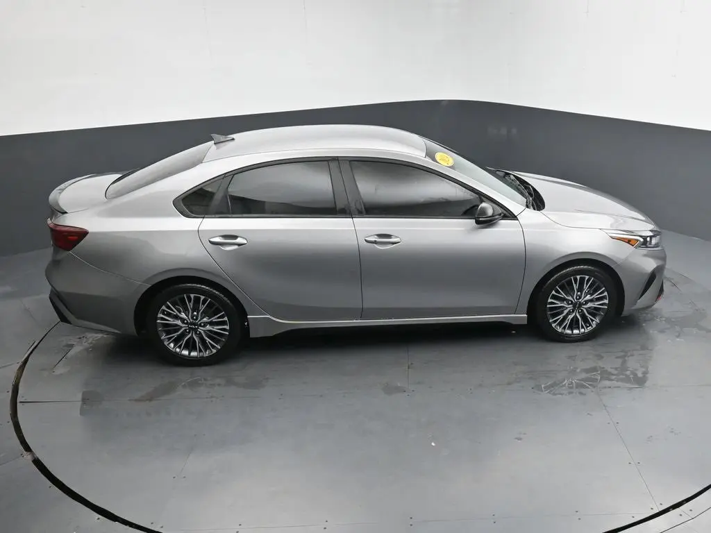 2024 Kia Forte GT-Line photo 30