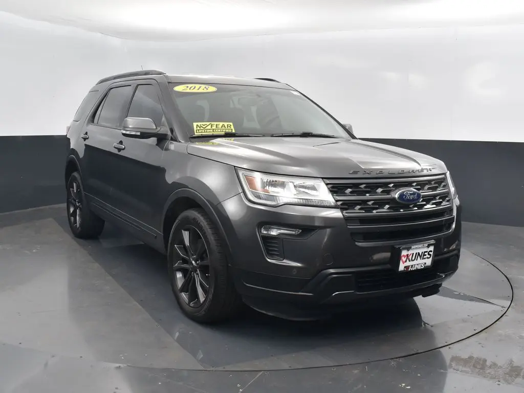 2018 Ford Explorer XLT photo 4
