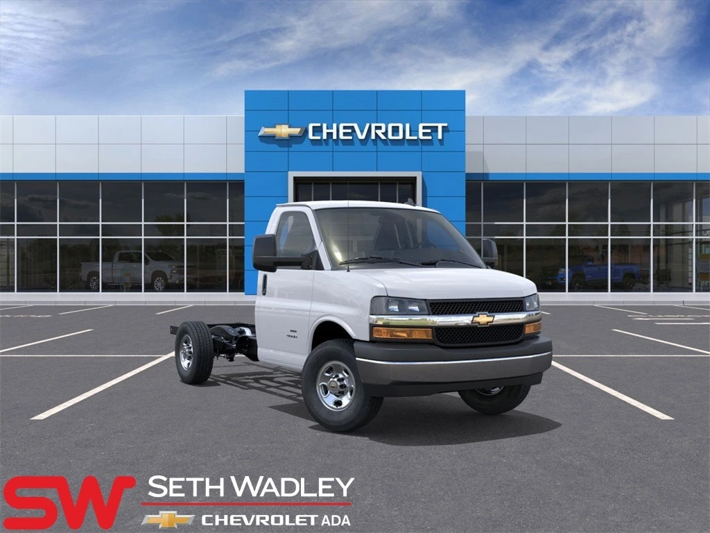 2025 Chevrolet Express Base's photo