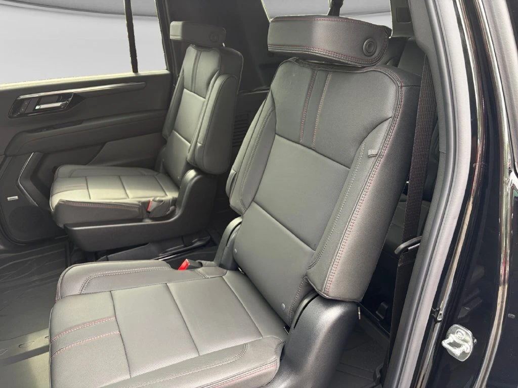 2026 Chevrolet Suburban RST - Photo 34
