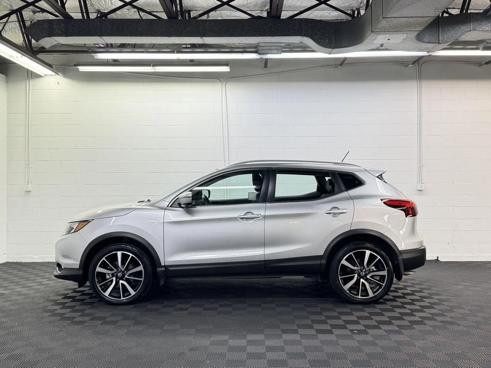 2017 Nissan Rogue Sport SL photo 3