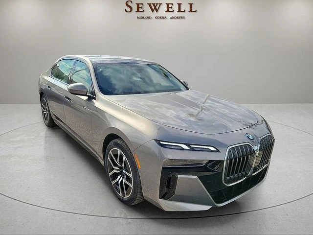 2026 BMW 7 Series 750e - Photo 7