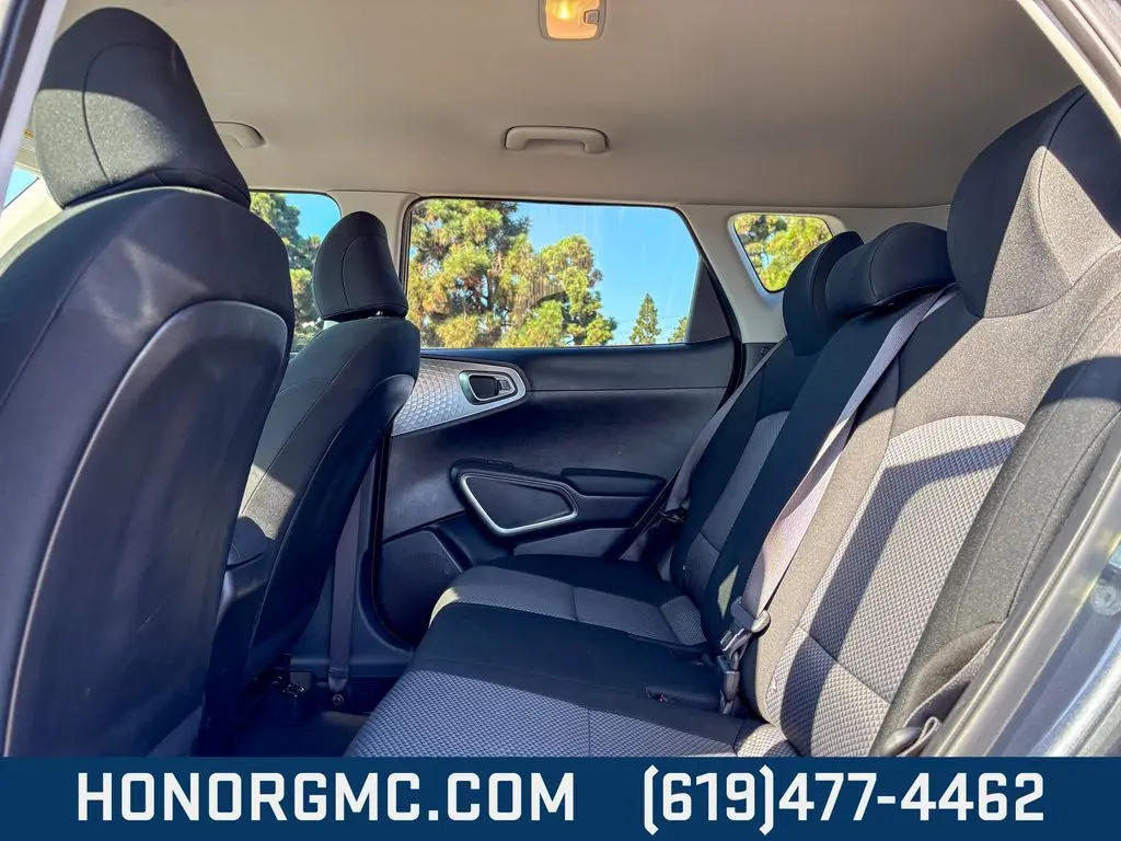 2023 Kia Soul LX photo 14