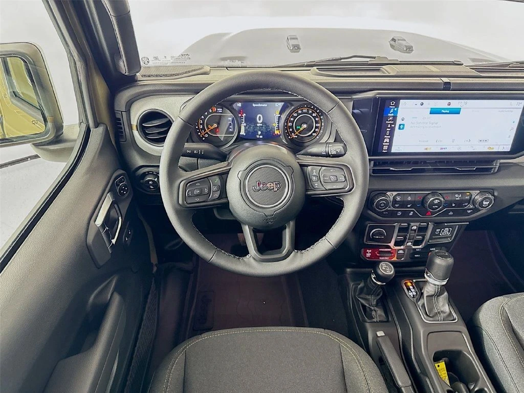 2025 Jeep Gladiator Willys - Photo 25