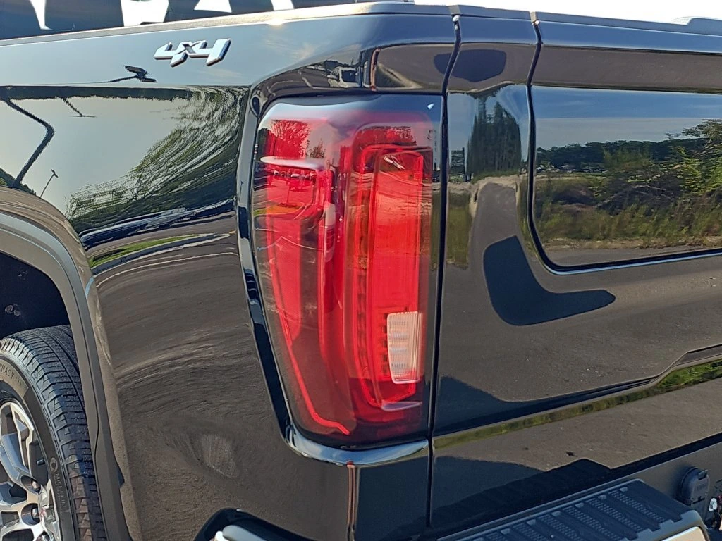 2024 GMC Sierra 1500 SLT - Photo 34