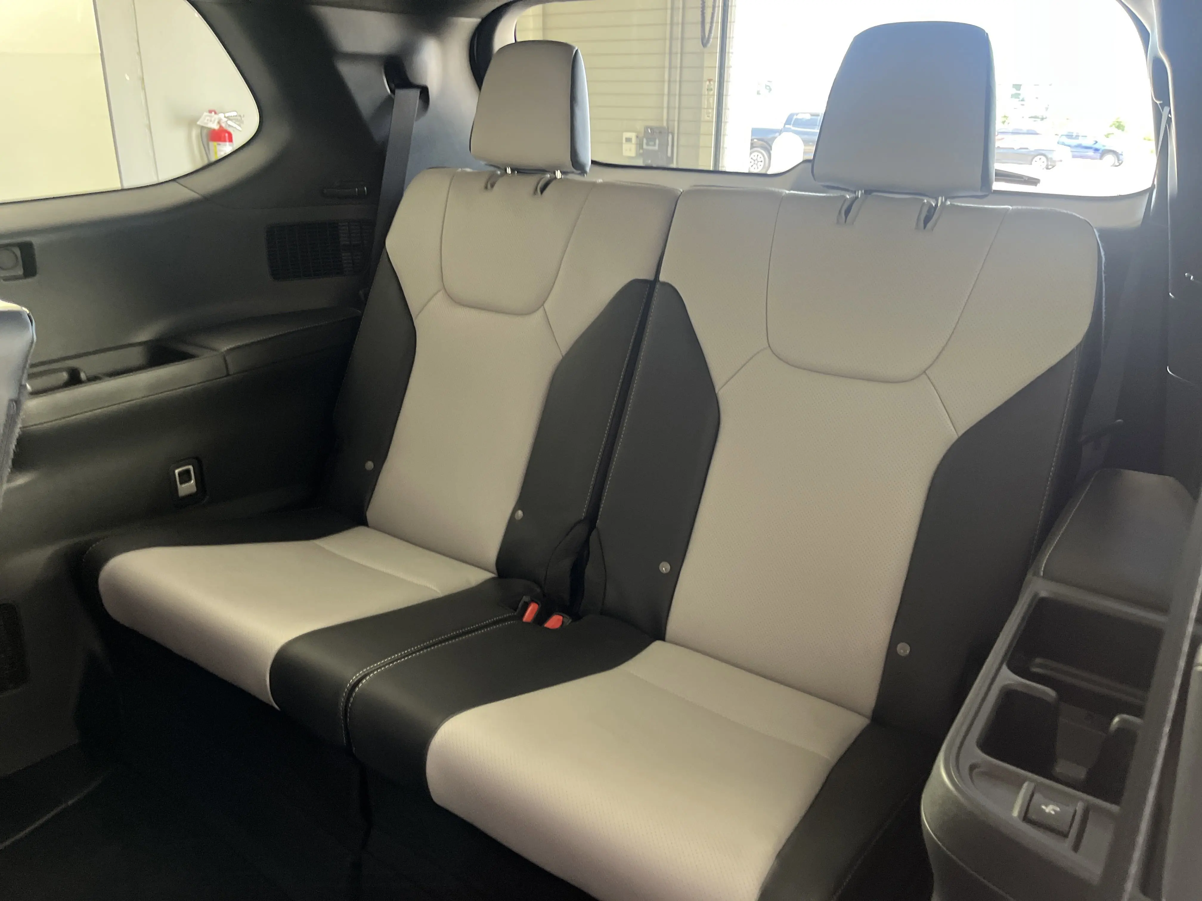 2025 Lexus TX 500h F SPORT Performance Premium photo 5