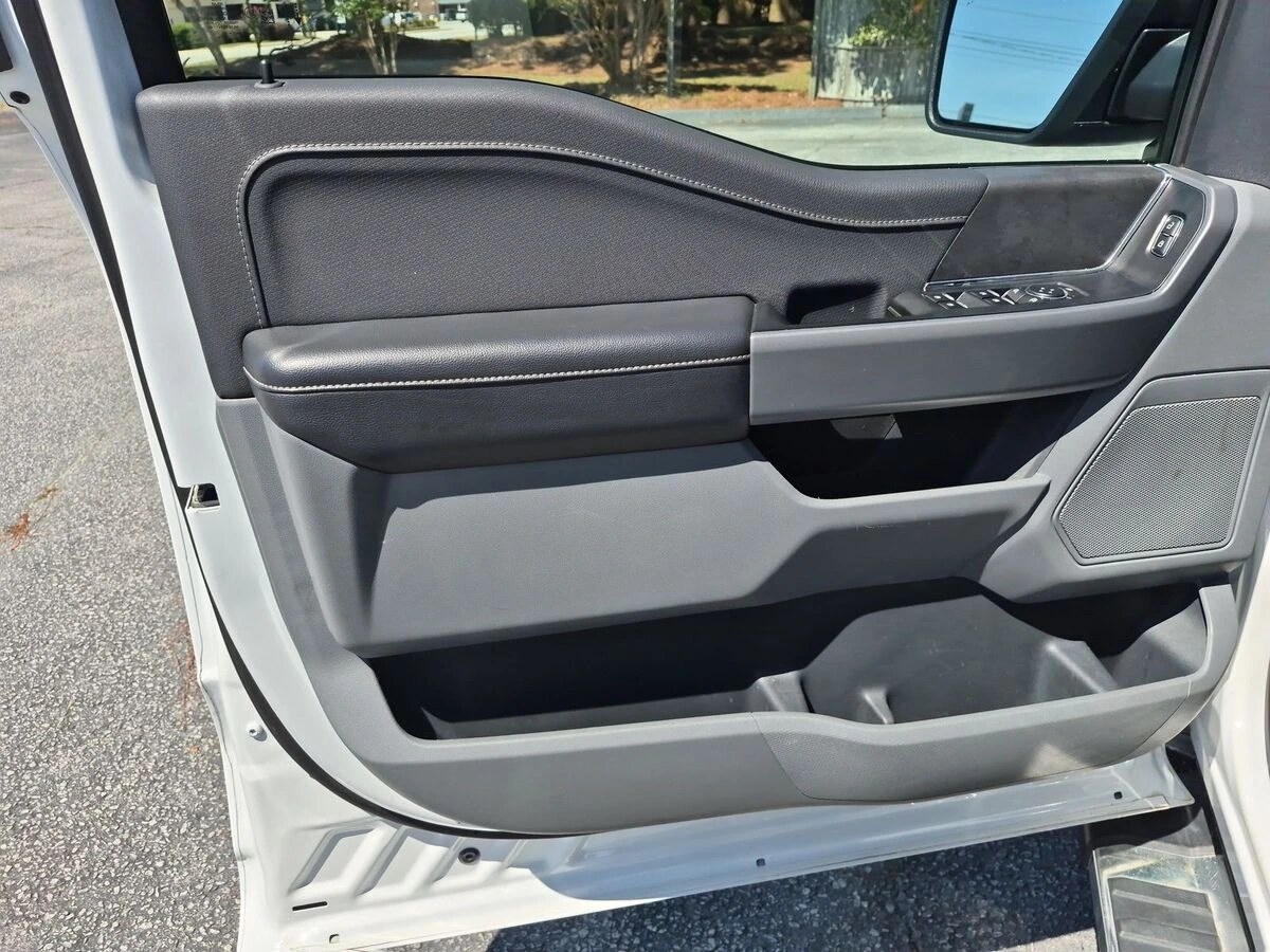 2025 Ford F-150 XLT - Photo 21