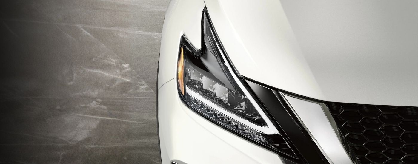 Passenger side headlight on a white 2023 Nissan Murano