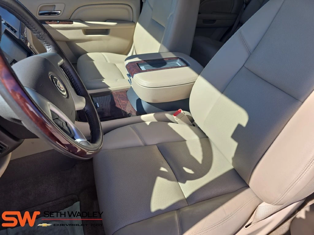 2013 Cadillac Escalade Luxury - Photo 16