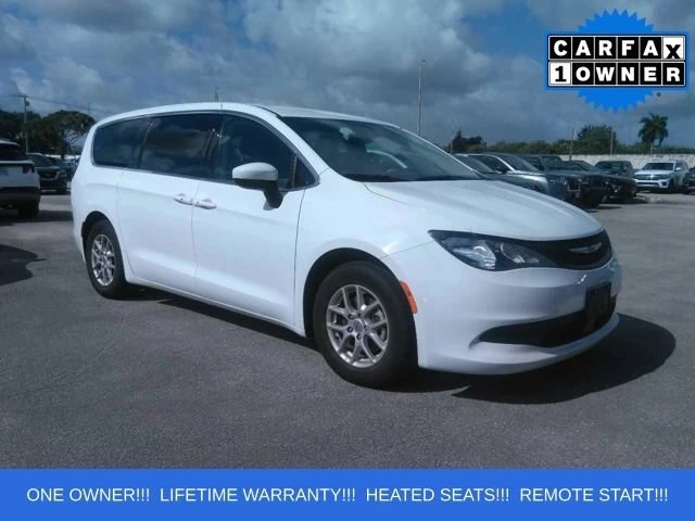 2023 Chrysler Voyager LX's photo