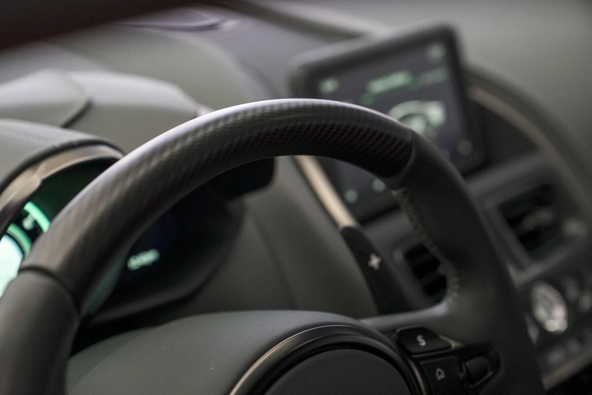 2023 Aston Martin DBS Base - Photo 18