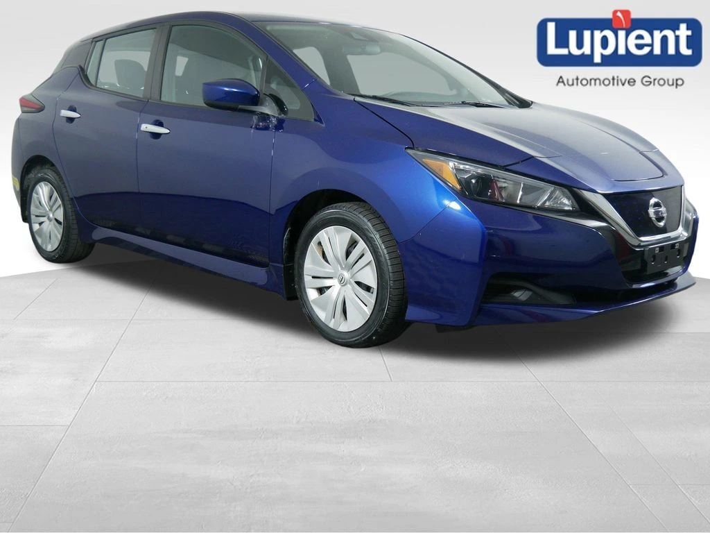 2022 Nissan Leaf S's photo